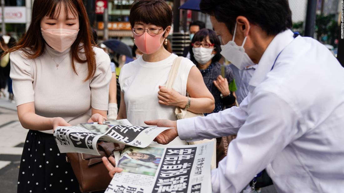 Newspapers carrying news of Abe&#39;s death are distributed in Tokyo on Friday.