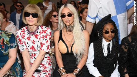 PARIS, FRANCE - JULY 06: (EDITORIAL USE ONLY - For Non-Editorial use please seek approval from Fashion House) (L-R) Anna Wintour, Kim Kardashian and North West attend the Jean-Paul Gaultier Haute Couture Fall Winter 2022 2023 show as part of Paris Fashion Week  on July 06, 2022 in Paris, France. (Photo by Pascal Le Segretain/Getty Images)