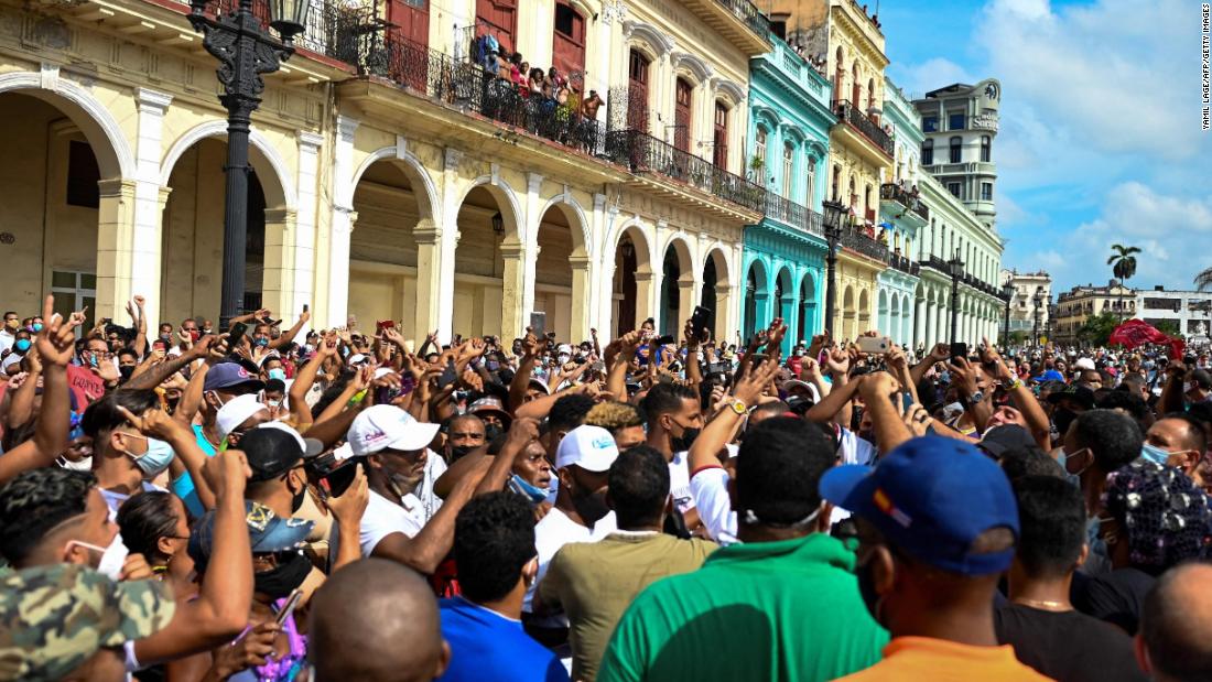 Setahun setelah protes bersejarah di Kuba, cengkeraman pemerintah semakin erat dari sebelumnya