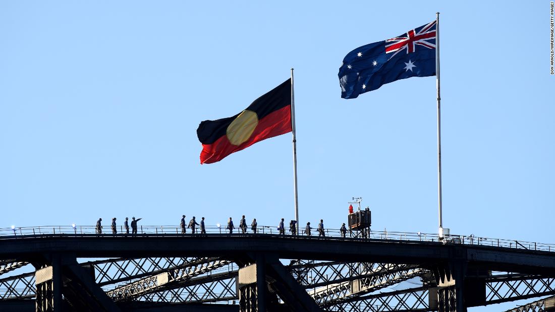 Aboriginal flag to permanently replace state flag on Sydney Harbour Bridge