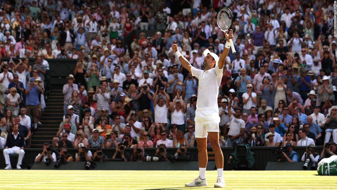 Djokovic chega a Tóquio tentando completar Golden Slam