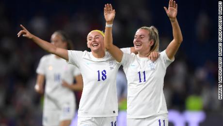 Chloe Kelly and Lauren Hemp celebrate after beating Norway 8-0.