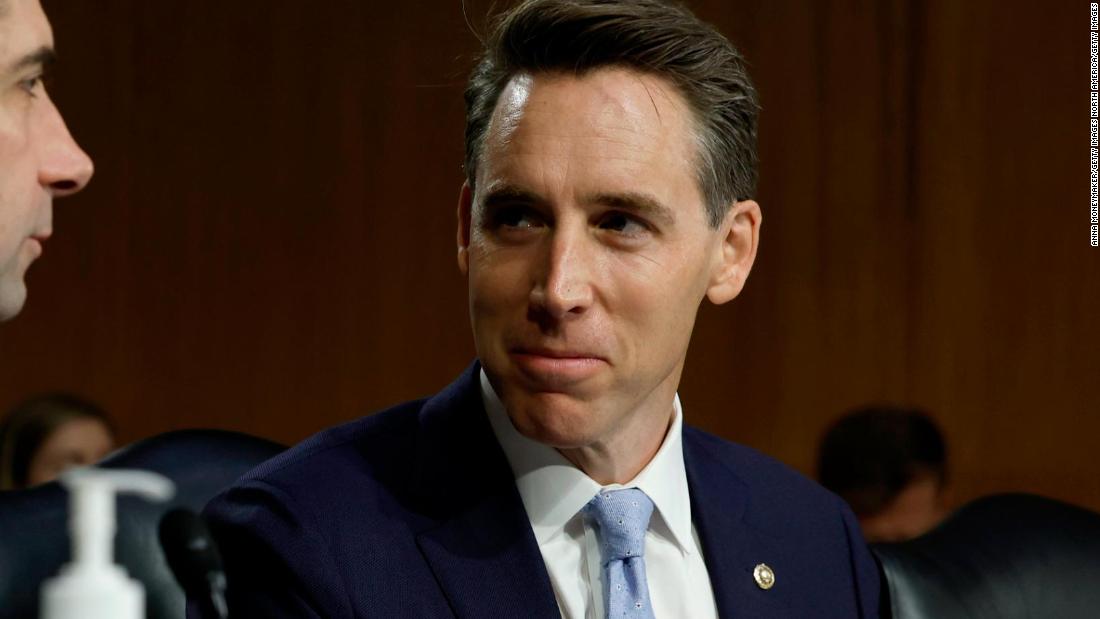 Josh Hawley called out for ‘transphobic’ questions – CNN Video