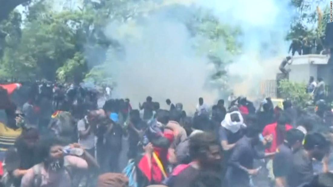 Video shows protestors flee amidst tear gas from Sri Lankan police – CNN Video