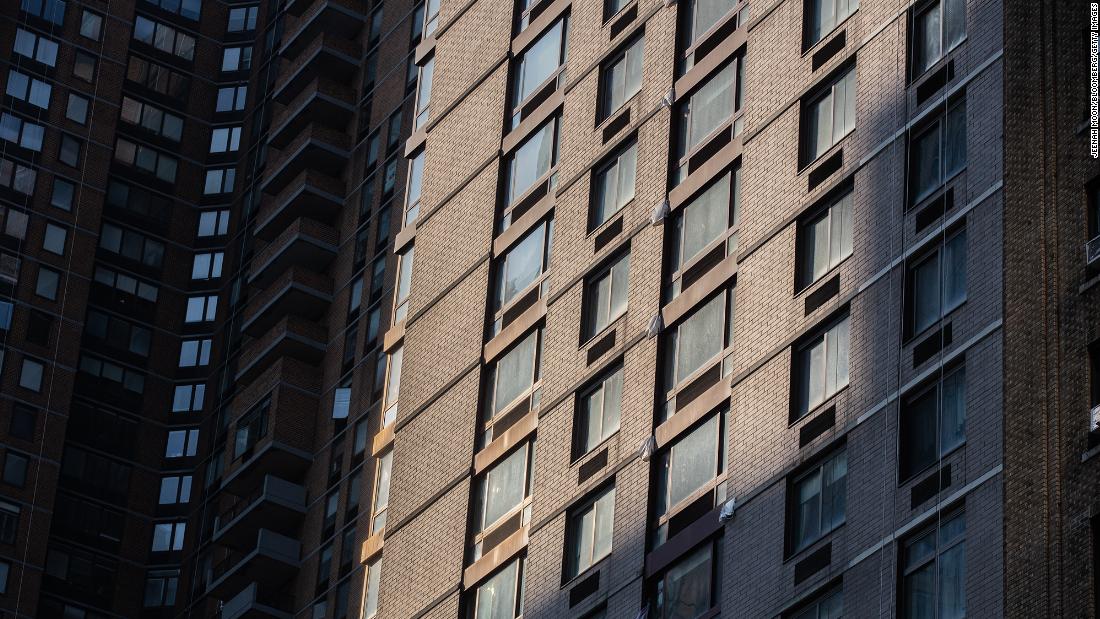 Average rent in Manhattan jumps to a record $5,000 a month