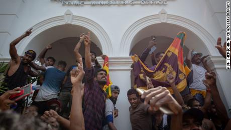 Sri Lanka está en caos y su presidente ha huido.  Esto es lo que sabemos