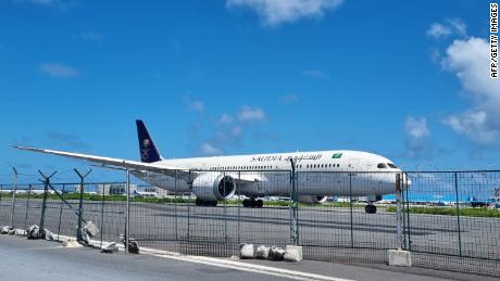 A Saudia airline Boeing 787 Dreamliner bound for Singapore and carrying Sri Lanka&#39;s fleeing President Gotabaya Rajapaksa at the Velana International airport on July 14.