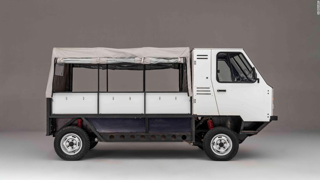 The OX was designed in the UK in 2016 by former F1 engineer Gordon Murray, who was commissioned by Sir Torquil Norman, creator of the Polly Pocket toy. The trucks are flown from the UK to Rwanda in flat-pack form, where OX Delivers assembles them and puts them into operation.