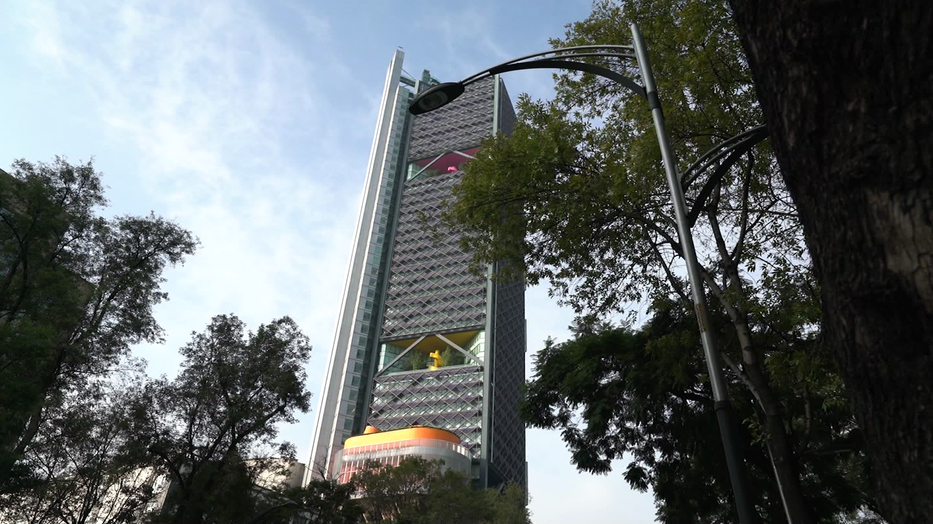 La Torre BBVA, arquitectura sustentable y diseño innovador que celebra la  cultura mexicana - CNN Video