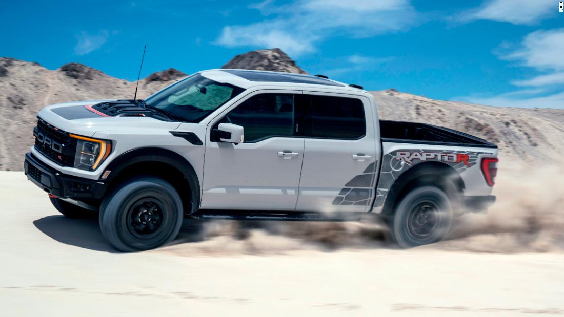 See Ford’s new Raptor pickup with desert-running power – CNN Video