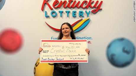 This Kentucky woman handed out gift cards to strangers after winning the lottery