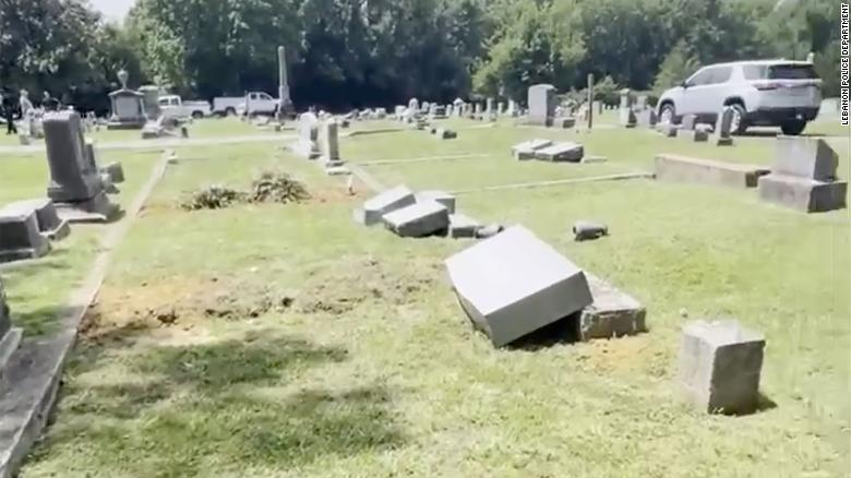 Tennessee men accused of vandalizing more than 150 headstones
