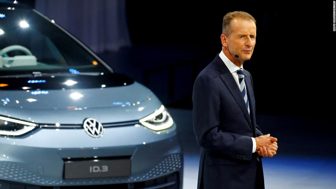 You are currently viewing Volkswagen CEO to leave in surprise move – CNN