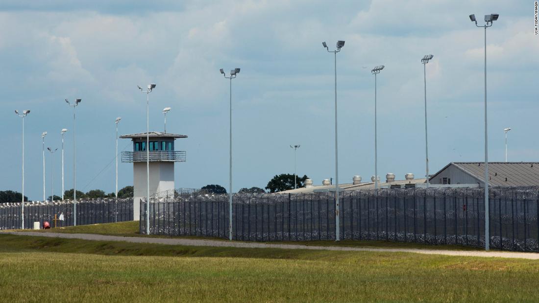 Temperatures inside Texas prison units regularly top 110 degrees, new report says