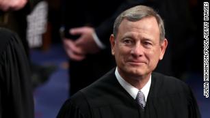 Chief Justice John Roberts straddles Supreme Court's left and right