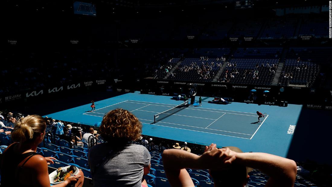 Williams plays Osaka in the Australian Open semifinals in 2021.