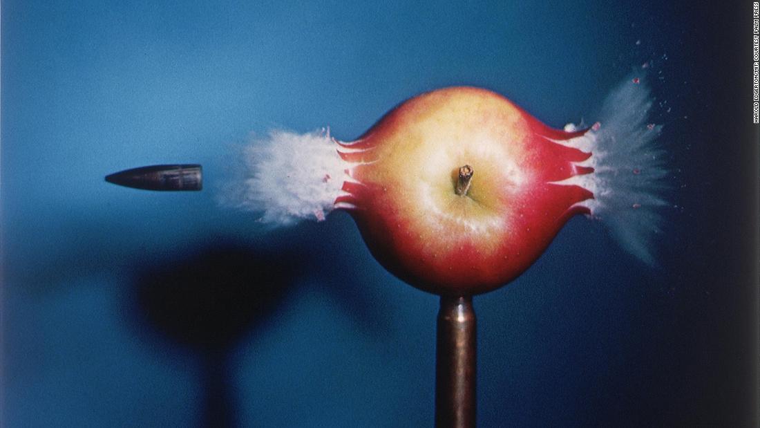 How Harold Edgerton’s ‘Bullet through Apple’ made time stand still