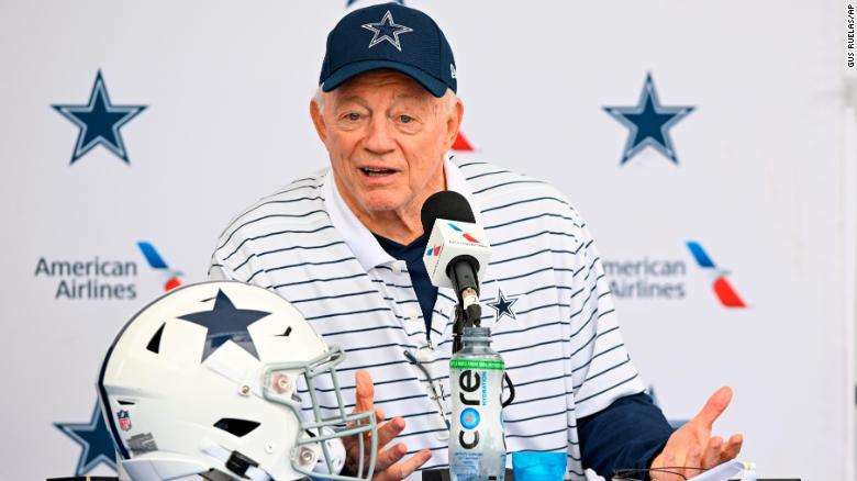 Dallas Cowboys owner Jerry Jones apologizes for using derogatory term for little people