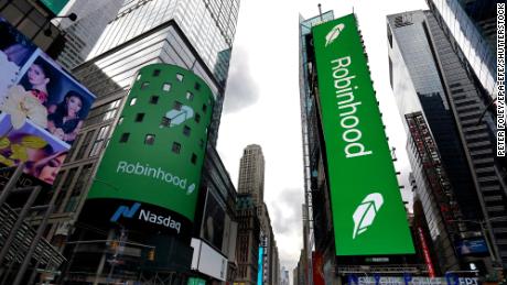 HOOD-winked? Investors not celebrating one year after Robinhood&#39;s IPO