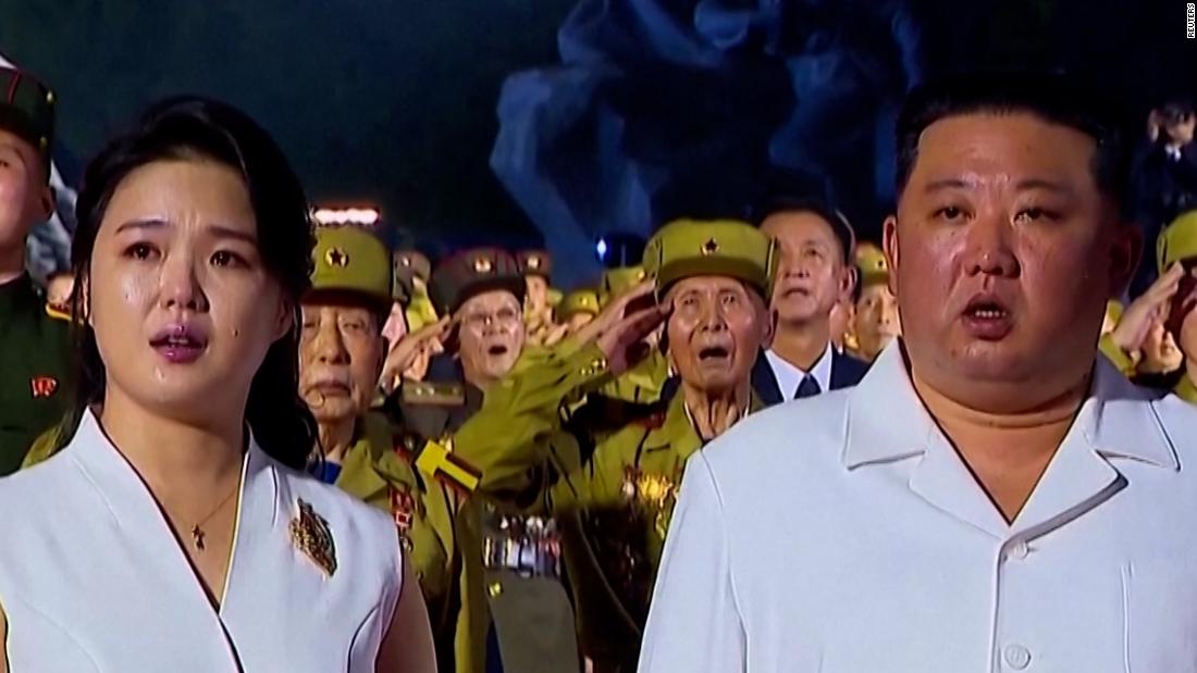 Video: Kim Jong Un’s wife appears to cry during national anthem – CNN Video
