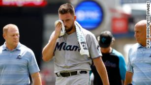 Scary moment: Marlins pitcher Daniel Castano hit in forehead by line drive  – KIRO 7 News Seattle