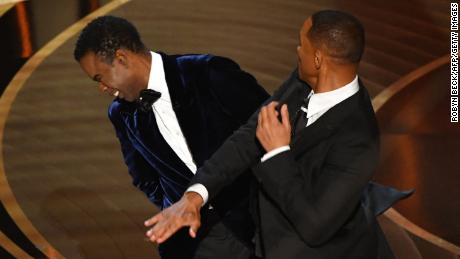 Will Smith e Chris Rock sul palco degli Oscar.
