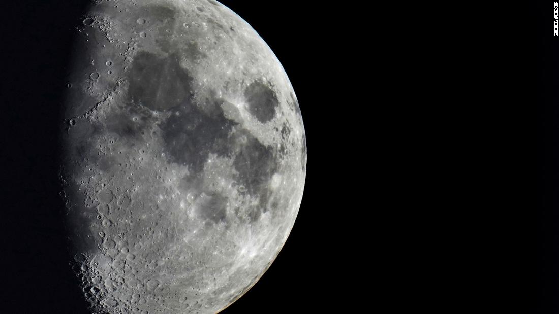 Teile des Mondes können für Menschen geeignete Temperaturen liefern