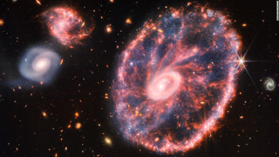 Imaginea telescopului Webb dezvăluie galaxia roată Cartwell