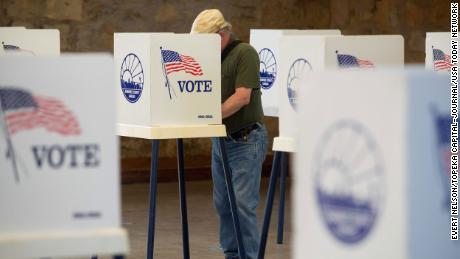Primárias de Michigan e Arizona oferecem outro teste do apetite republicano por negadores das eleições