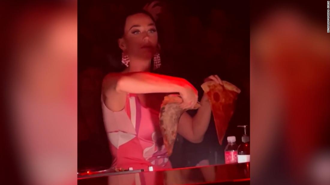 Watch Katy Perry make it rain pizza at Las Vegas nightclub – CNN Video