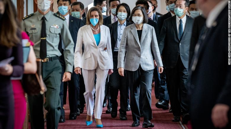 US House Speaker Nancy Pelosi, center left, speaks with Taiwan's President Tsai Ing-wen, center right, after arriving at the president's office on August 03, 2022 in Taipei, Taiwan. 