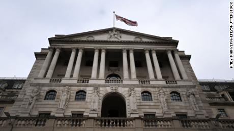 英格兰银行27年来首次加息 