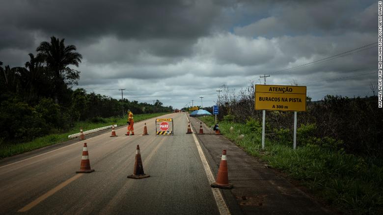 The BR-319 highway near the border between Amazonas and Rondonia states.