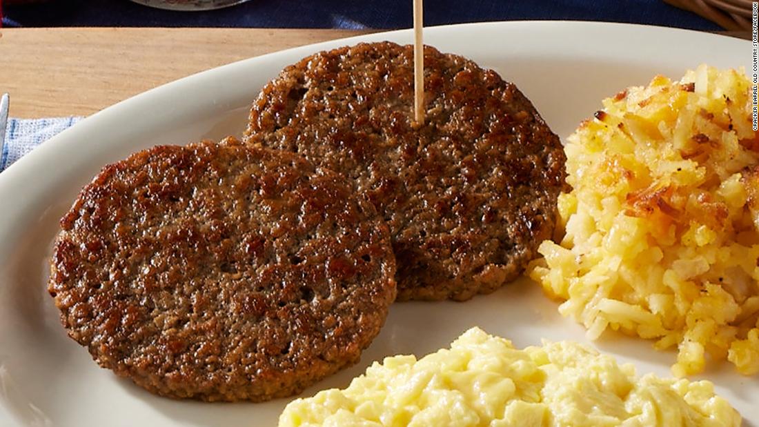 Read more about the article Cracker Barrel sparks uproar for plant-based sausage critics say is ‘woke’ – CNN
