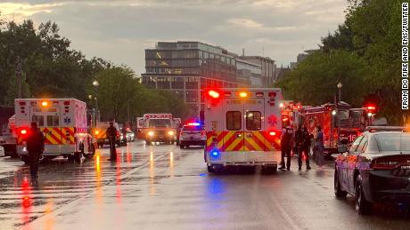 2 dead and 2 injured by lightning near the White House