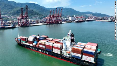China posts record $101 billion trade surplus but export boom could fade