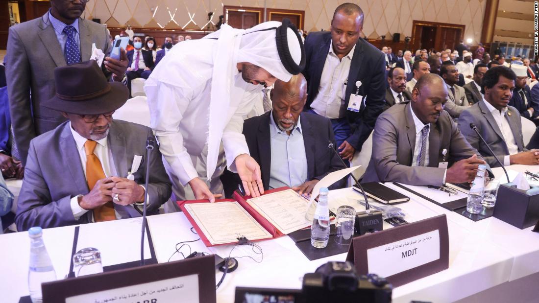 Chad's military government signs peace agreement with rebel groups in Doha