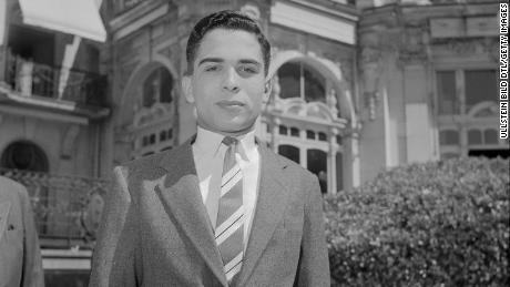 Raja Hussein dari Yordania, Lausanne 12 Agustus 1952   