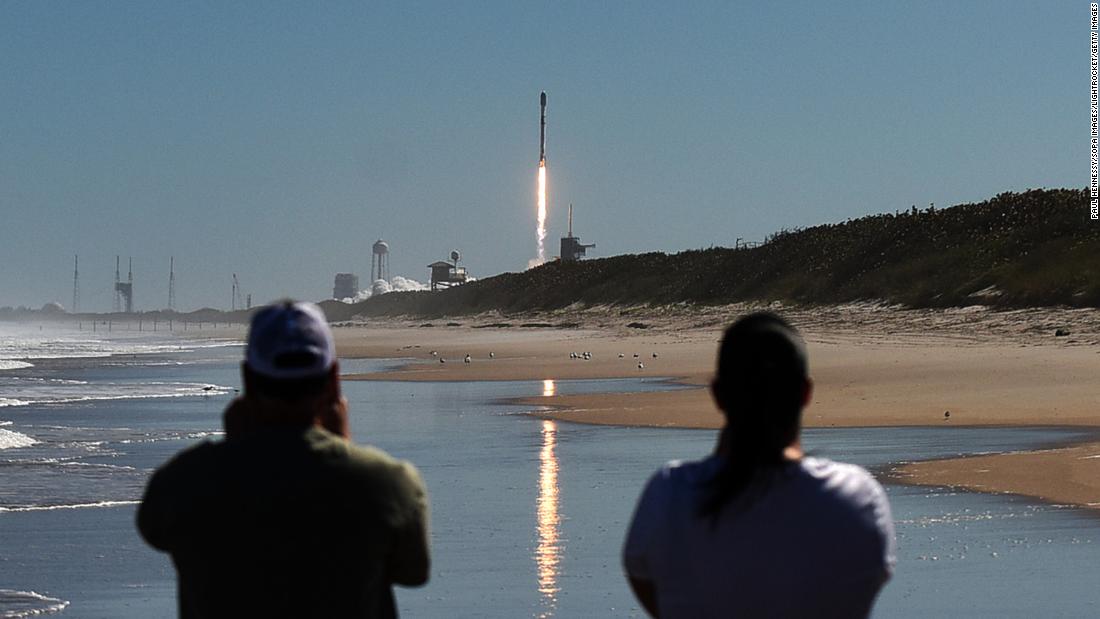 Read more about the article SpaceX denied nearly $900 million in broadband subsidies – CNN