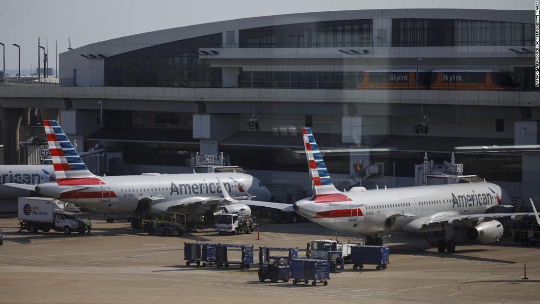 Read more about the article Unexpected storms diverted 100 American Airlines flights and sparked hundreds of cancellations – CNN