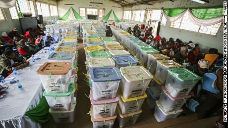 Kenyan electoral officials blame the presidential candidates'  agents for delayed results