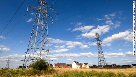 UK recession looms as households feel pain of soaring energy bills