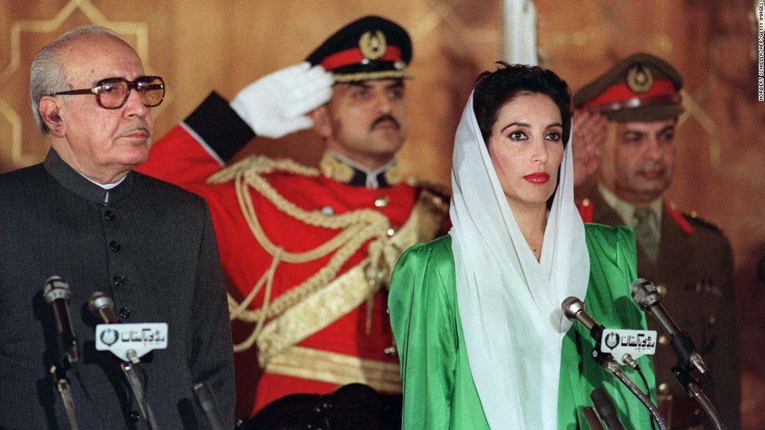Benazir Bhutto is sworn in as Pakistan&#39;s first female Prime Minister in December 1988.