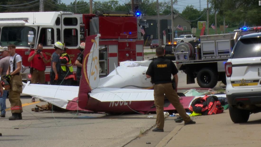 2 people died after a small plane crashed into a building in Illinois