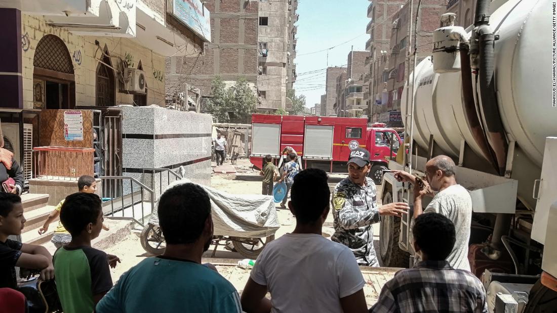 エジプト教会の火災で数十人の死亡と怪我