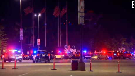 3 injured in shooting at Six Flags Great America in Illinois