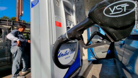 Gasoline prices fall 70 straight days in second longest streak since 2005