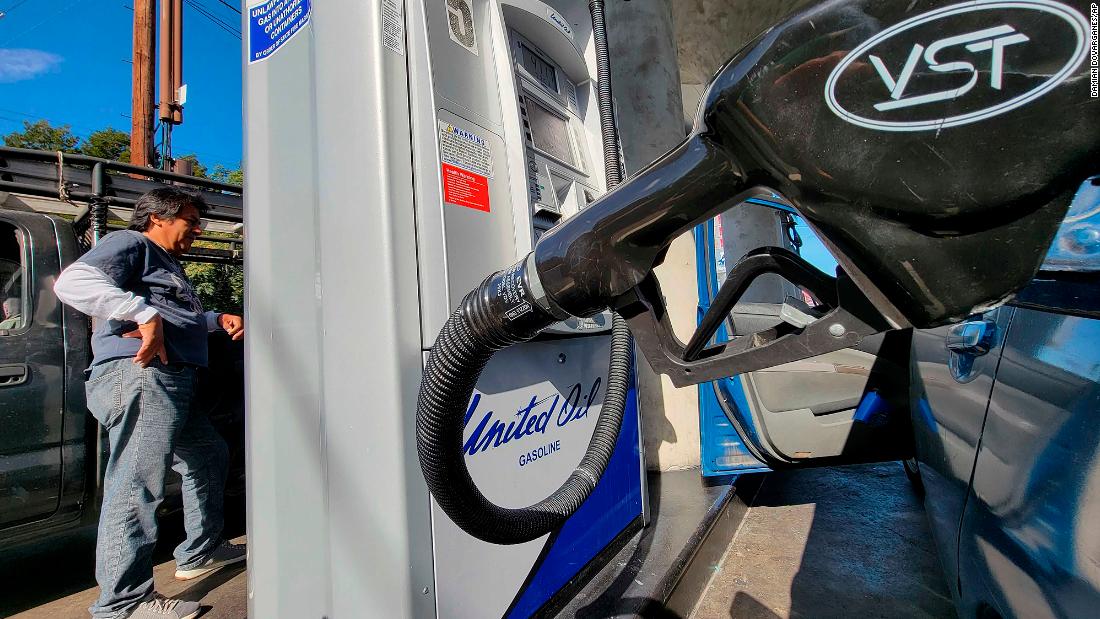 Gas prices drop 70 days in a row in the second-longest streak since 2005
