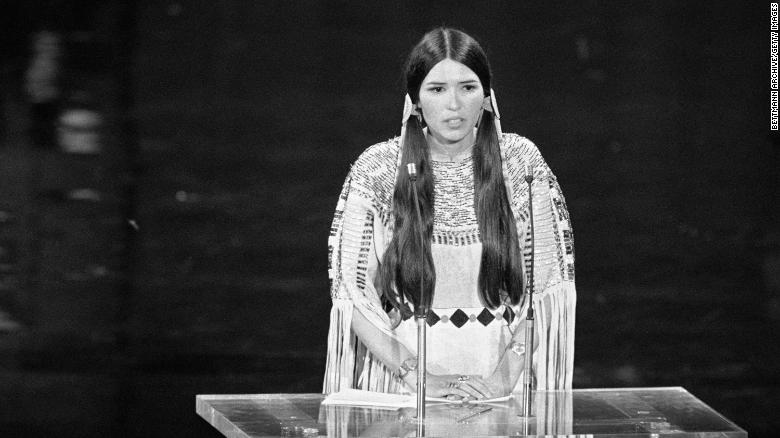 Sacheen Littlefeather, who refused an Academy Award on Marlon Brando's behalf, will receive a formal apology from the Academy at an event next month.
