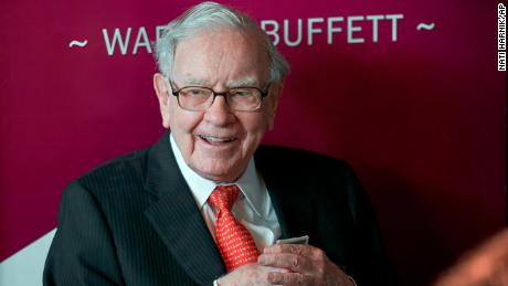 Warren Buffett is still gambling on the US economy.